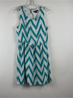 My Michelle Women's Sleeveless Chevron Dress